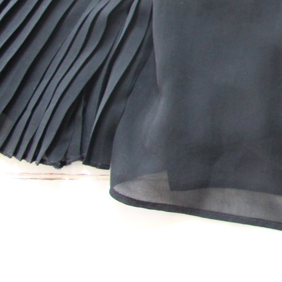 Abercrombie & Fitch, Black Lace Blouse With Pleated Sleeves - Picture 7 of 8